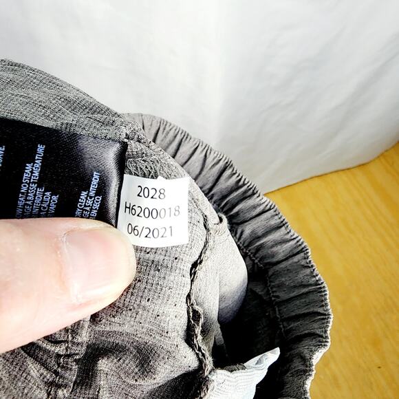 Huk Journey Gray Performance Quick-Drying Women's Cuffed Pants Size M  New - Picture 4 of 14